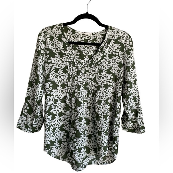 Fun 2 Fun NWOT Women Flowy Maley Pleated Detail Top, Olive Combo Women’s Size XS - Picture 2 of 6